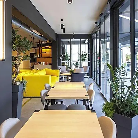 Ibis Styles Bale-mulhouse Aeroport Hotel 3*