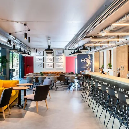 ホテル Ibis Styles Bale-mulhouse Aeroport ブロッツアイム